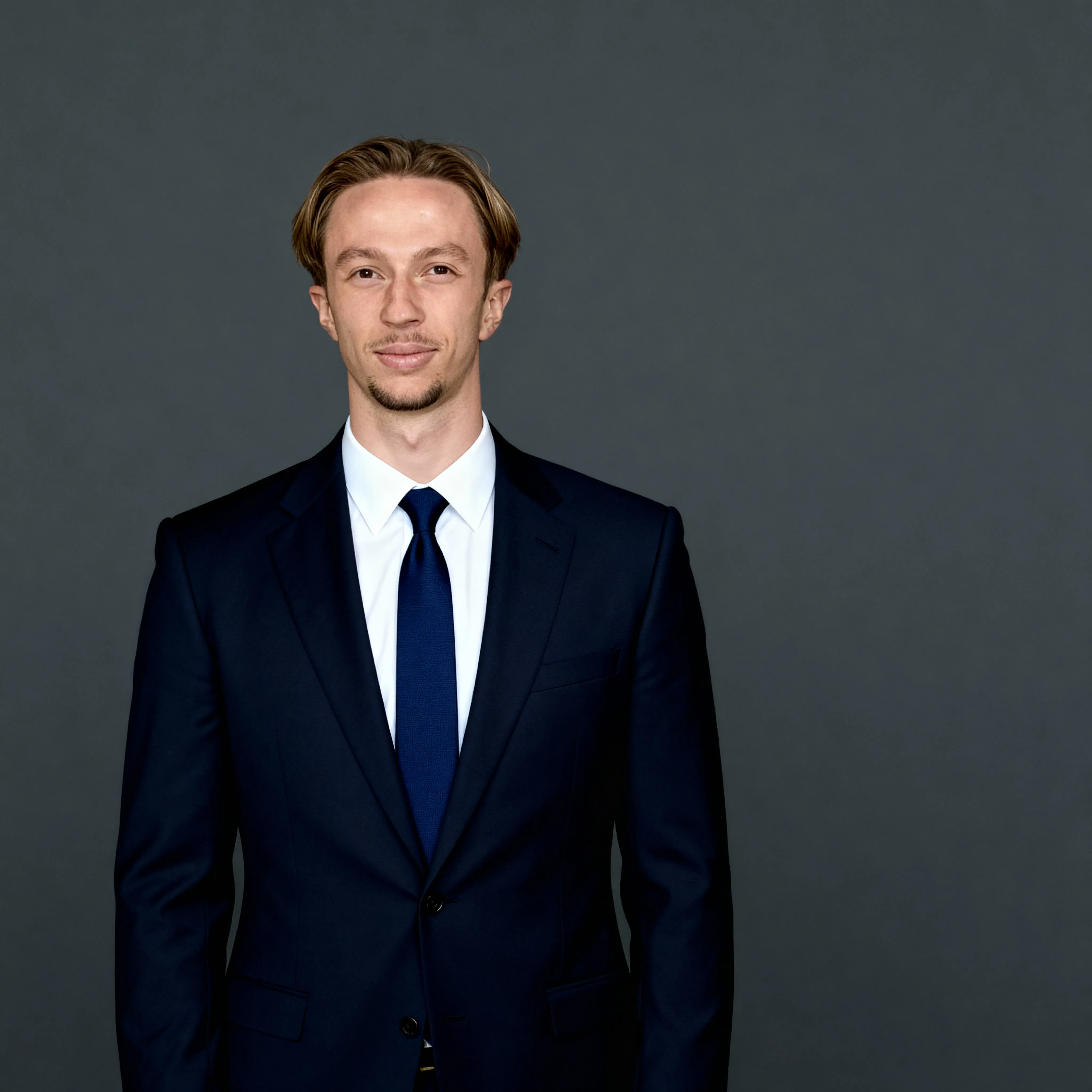 Best Practices for AI-Generated LinkedIn Photos